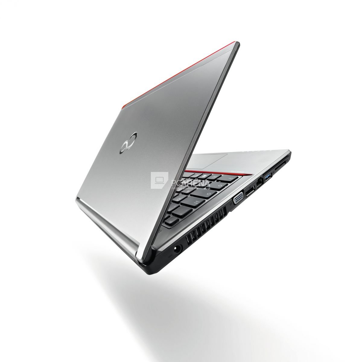 Fujitsu Lifebook E736 (szépséghibás) laptop